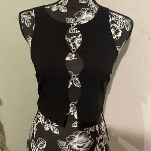NEWLY DISCOUNTED!! NWT H&M black crop top